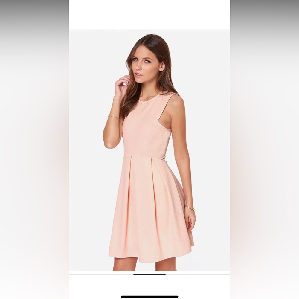 Lulu’s Everly pleated peach Dress Size S
